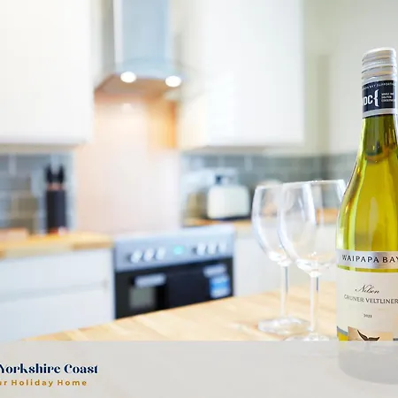 Crows Nest - Near North Bay * Scarborough