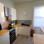 Apartment Crows Nest - Near North Bay Scarborough
