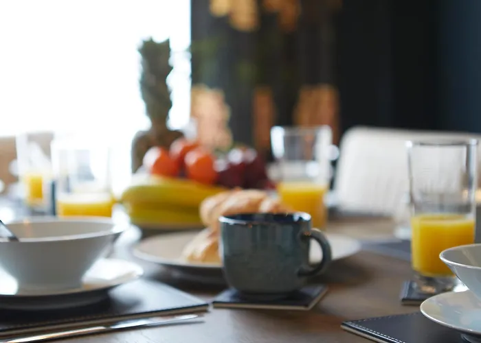 Crows Nest - Near North Bay Scarborough