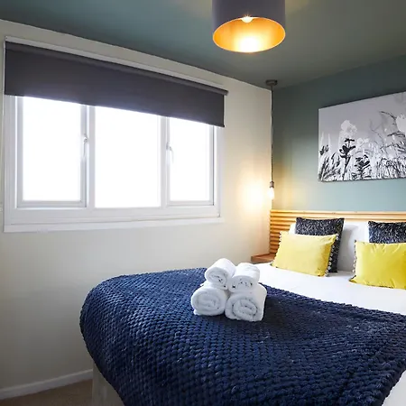 Crows Nest - Near North Bay * Scarborough